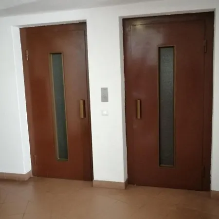 - Coral T1 * Αλμπουφέιρα